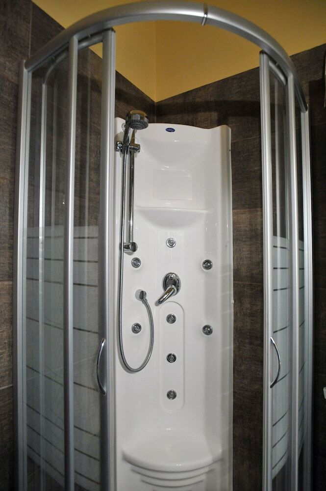 Apartamentos Symmetron Suites