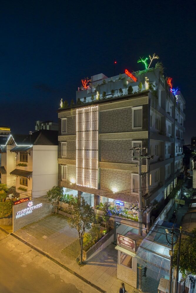 Hotel Grand Puri Saron Yogyakarta