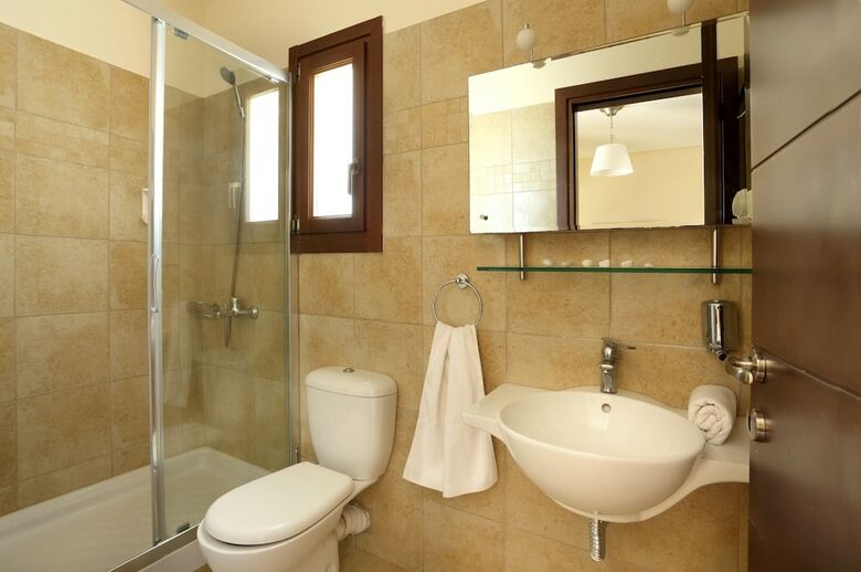 Aithra Apartments & Suites