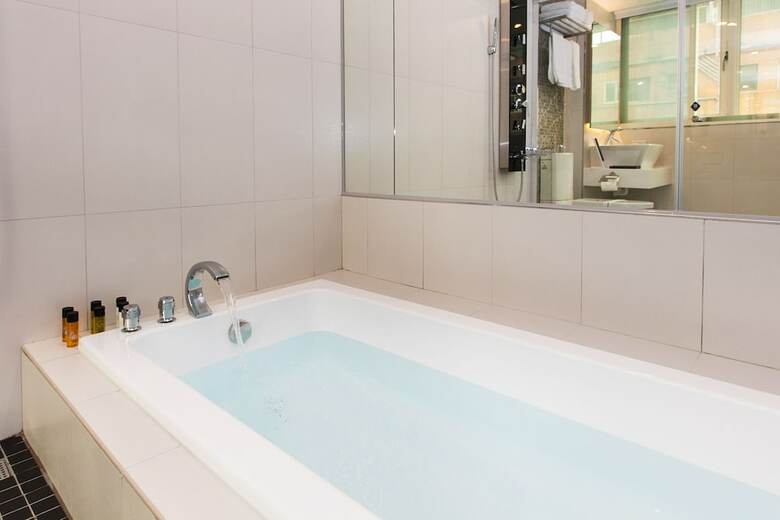 Fairytale Yisu Hot Spring Hotel