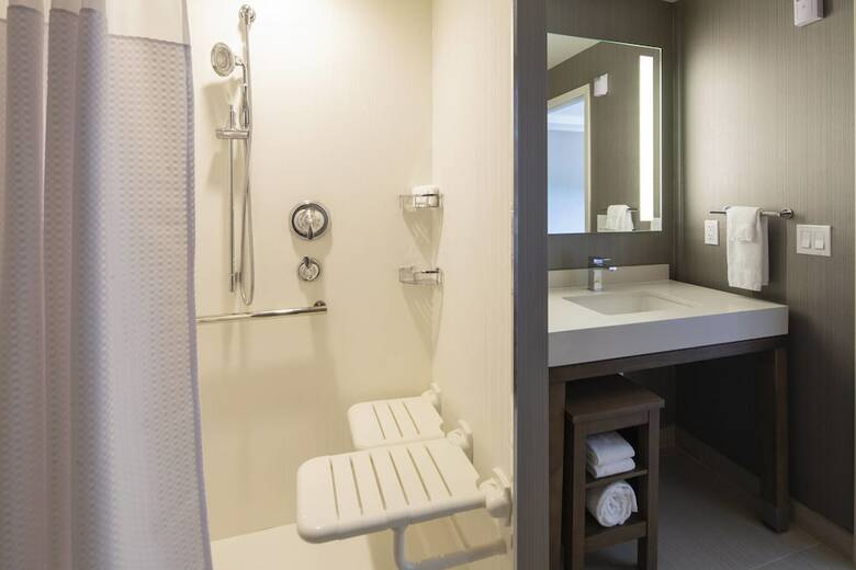 Hotel Courtyard By Marriott New York Queens/fresh Meadows
