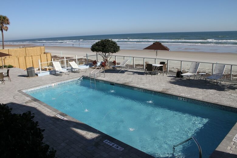 Hotel Lotus Boutique Inn & Suites