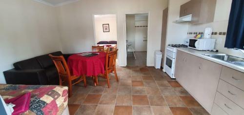 Pinjarra Caravan Park And Cabins