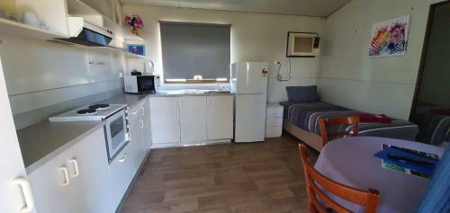 Pinjarra Caravan Park And Cabins