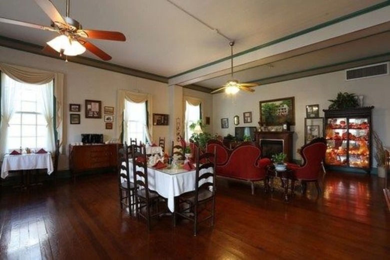Old Castillo Bed And Breakfast