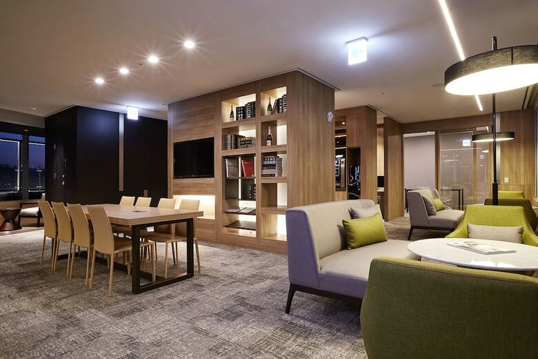 Nine Tree Premier Hotel Myeongdong 2