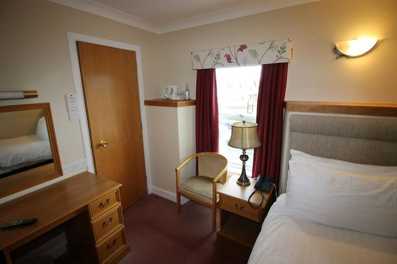 Parkstone Hotel