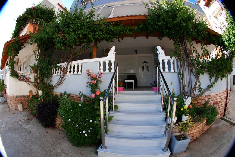 Apartamentos Vila Alvin