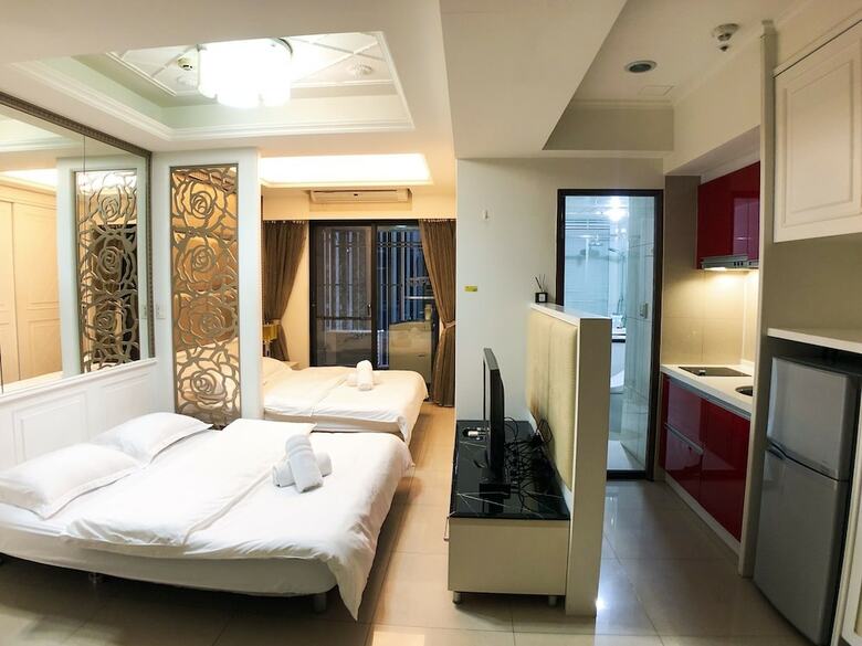 Q Square Apartment