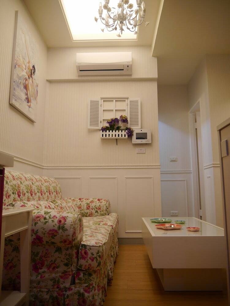 Q Square Apartment