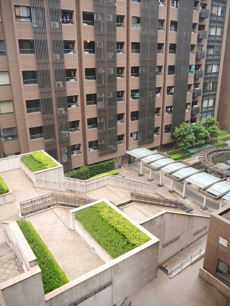 Q Square Apartment