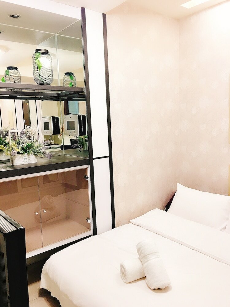 Q Square Apartment