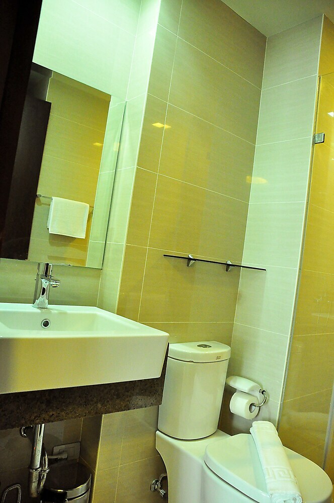 Hotel Csuites At Two Central Residences