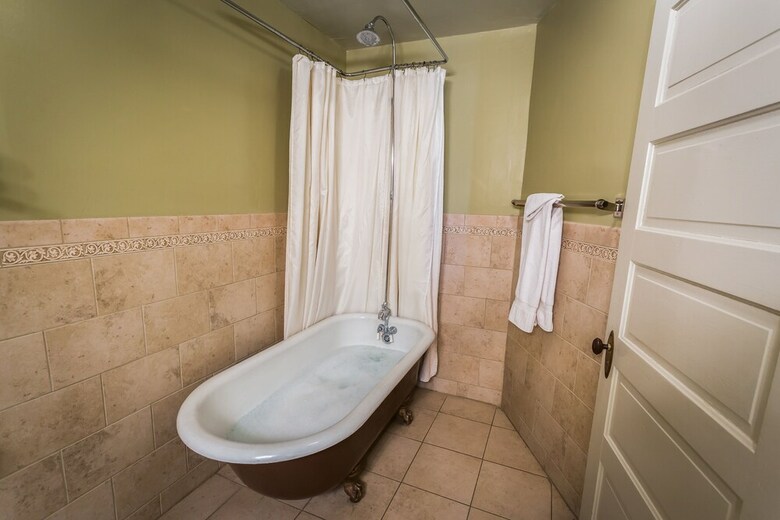 Downtown Historic Bed And Breakfast