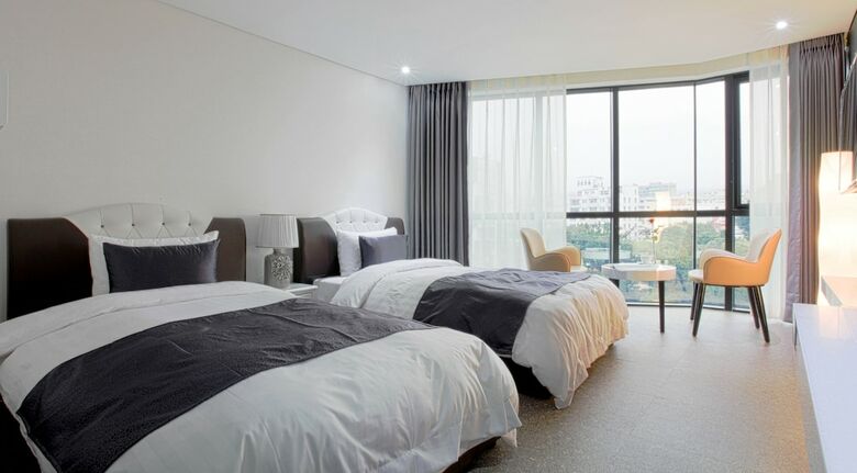 Eins Hotel