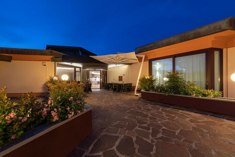 Golf Hotel