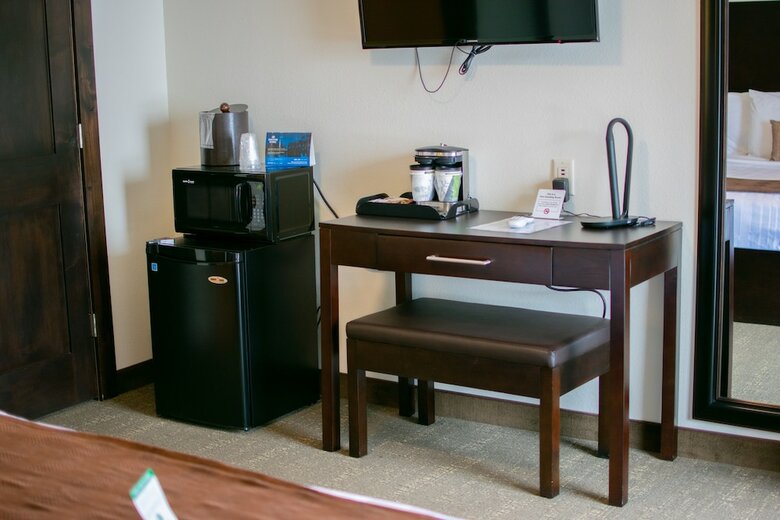 Boarders Inn & Suites By Cobblestone Hotels - Syracuse