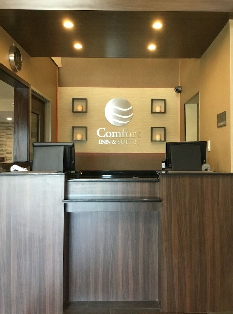 Hotel Comfort Inn & Suites