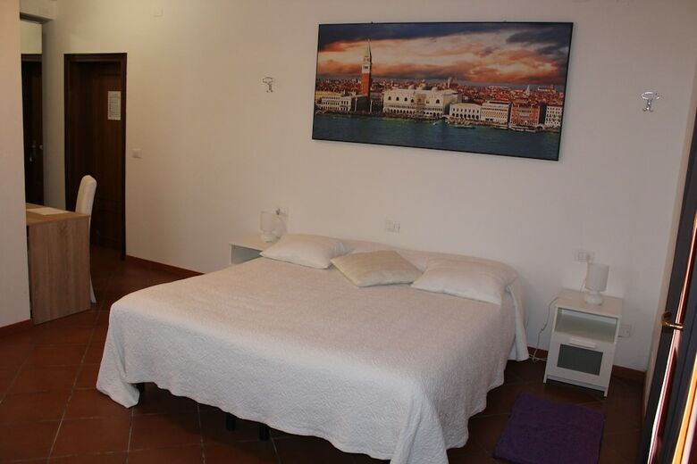 Hotel Airport Venice Diego 2
