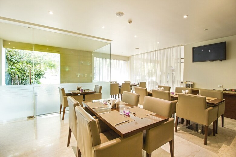 Fabhotel Cabana Gk1