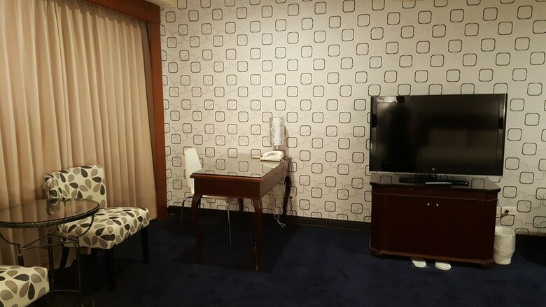 Hon Dow Hotel