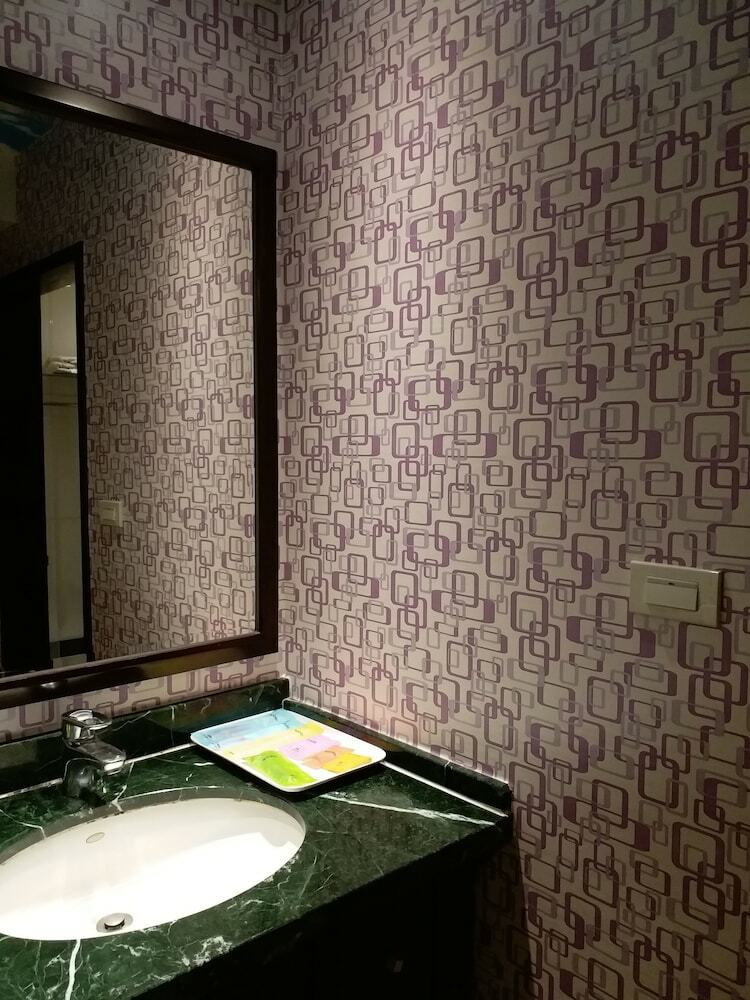 Hon Dow Hotel