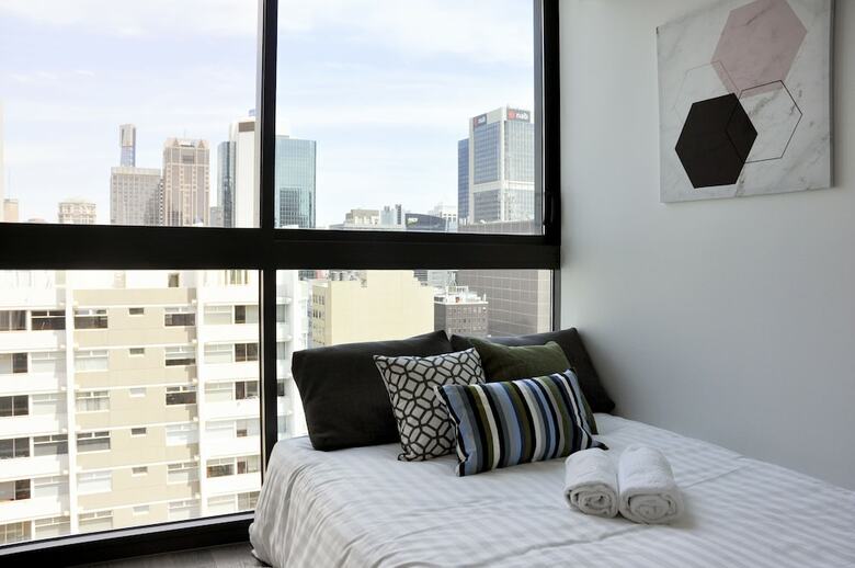 Mono Apartments On La Trobe