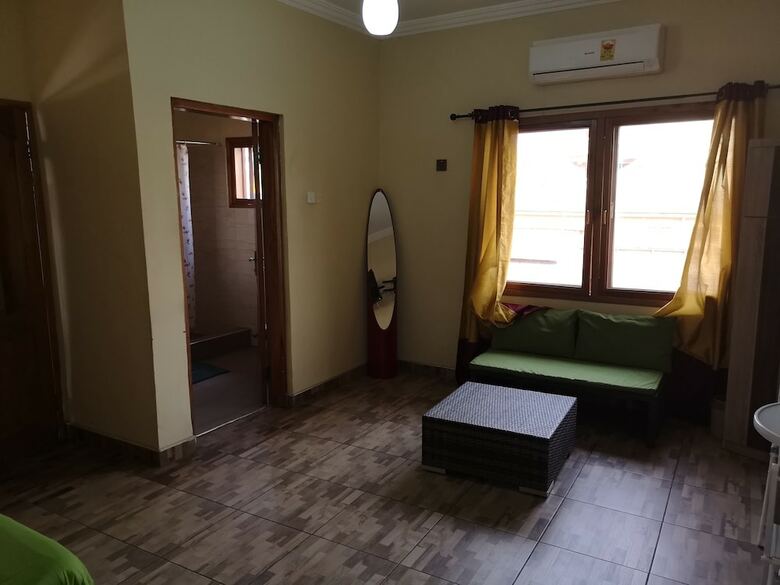 Hotel The Golden Apple Guest House