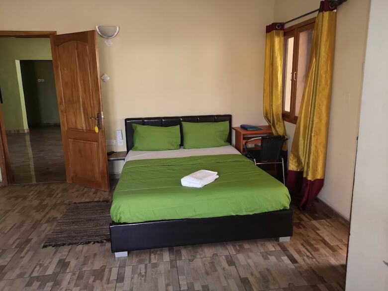 Hotel The Golden Apple Guest House