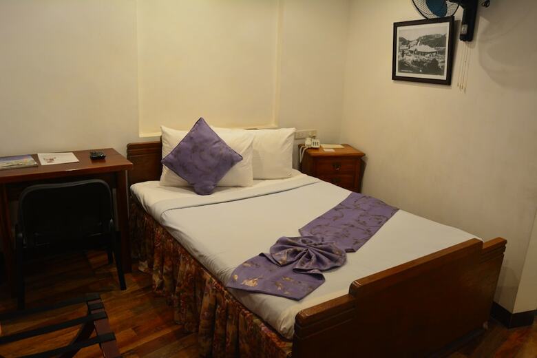 Safari Lodge Baguio By Log Cabin Hotel