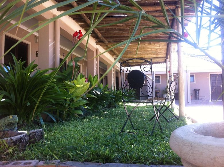 Hotel Khwee Sands Lodge