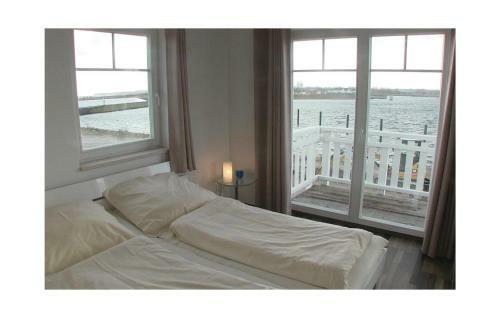 Wei�e Strandvilla/56a O