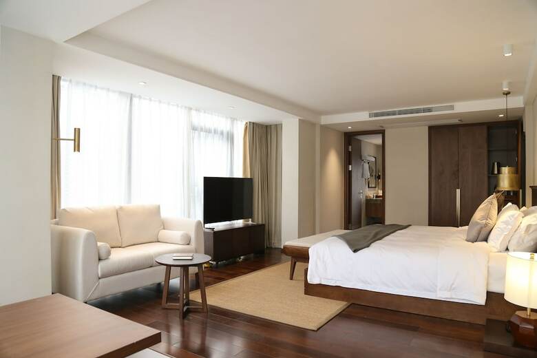 Hotel Seclusive Life In Jiangnan ?canal Yard