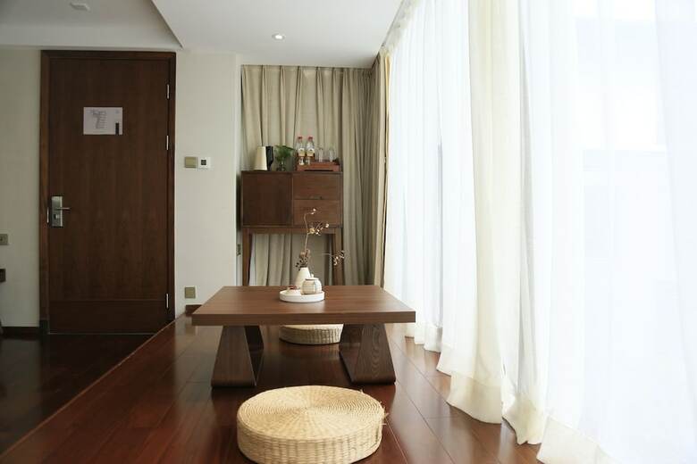Hotel Seclusive Life In Jiangnan ?canal Yard
