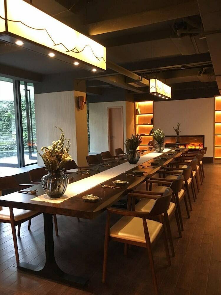 Hotel Seclusive Life In Jiangnan ?canal Yard