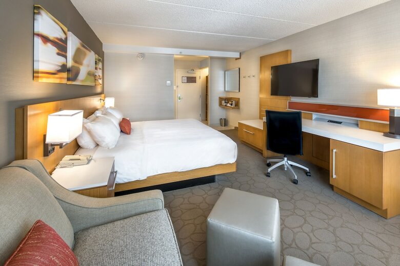 Delta Hotels By Marriott Utica