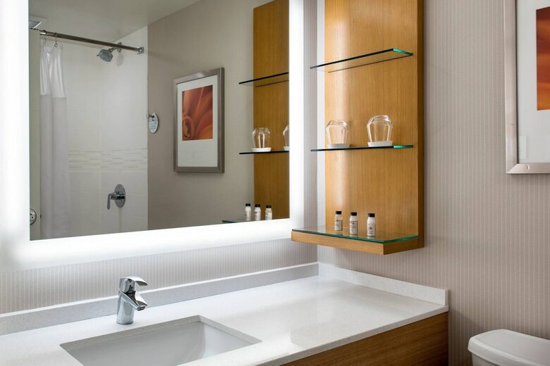 Delta Hotels By Marriott Utica