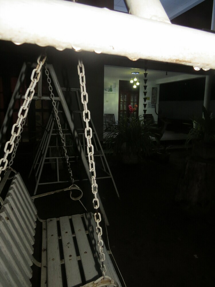 Thisara Guest Hotel Rooms
