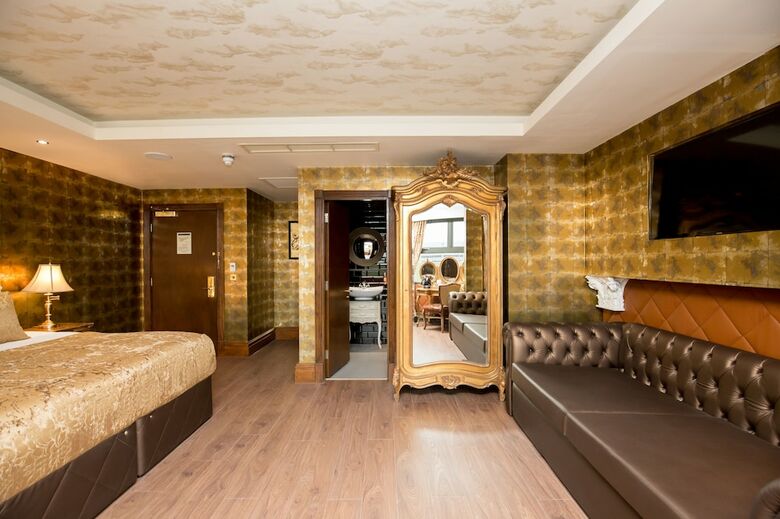 Signature Living At The Shankly Hotel