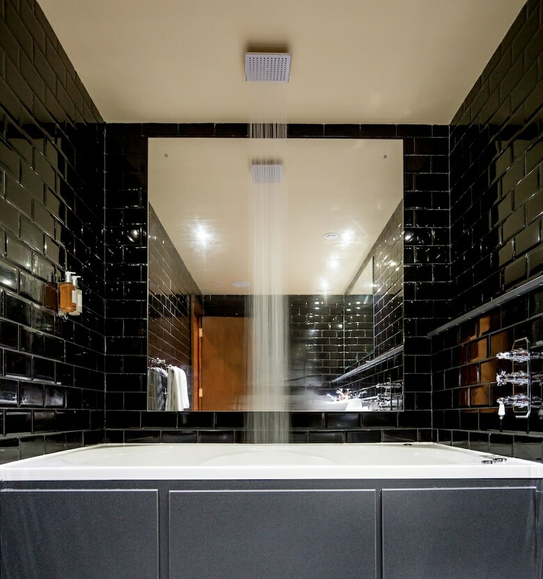 Signature Living At The Shankly Hotel