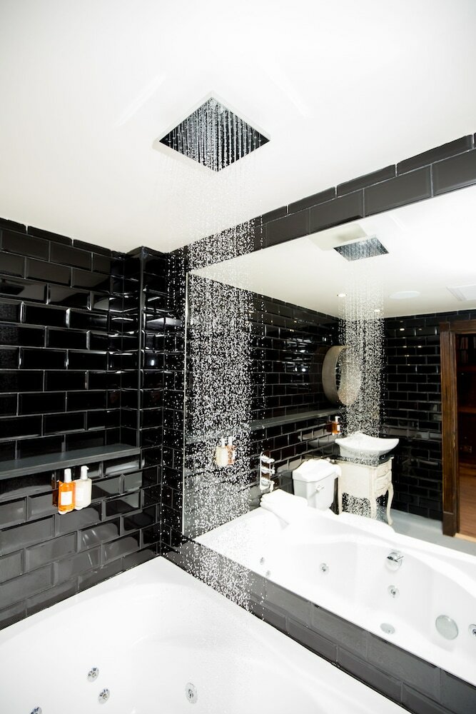 Signature Living At The Shankly Hotel