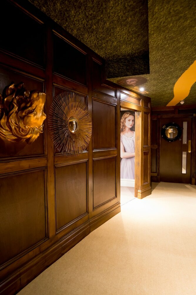 Signature Living At The Shankly Hotel
