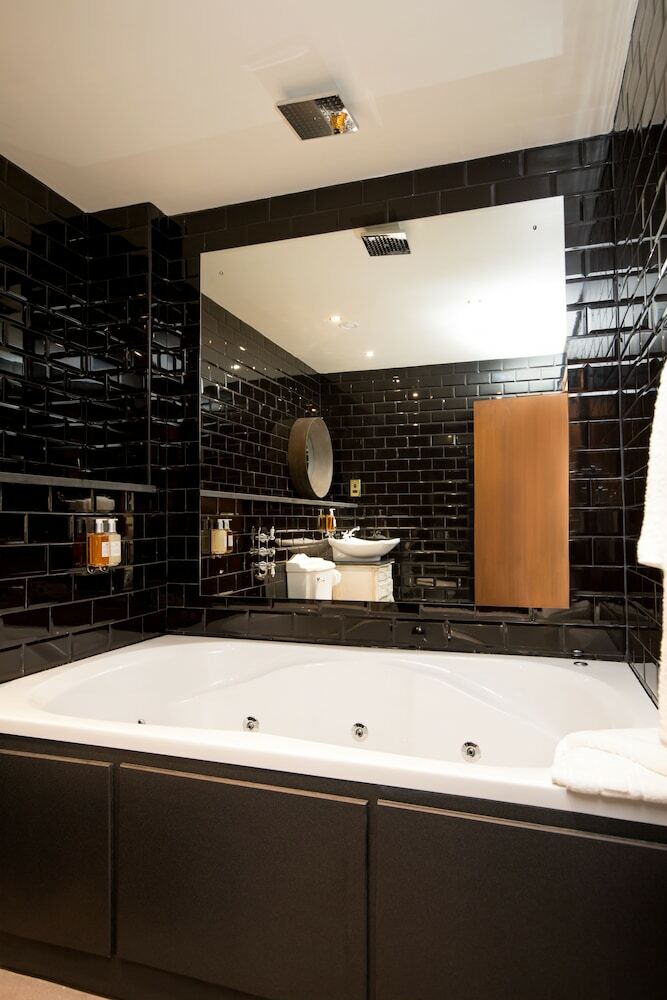 Signature Living At The Shankly Hotel