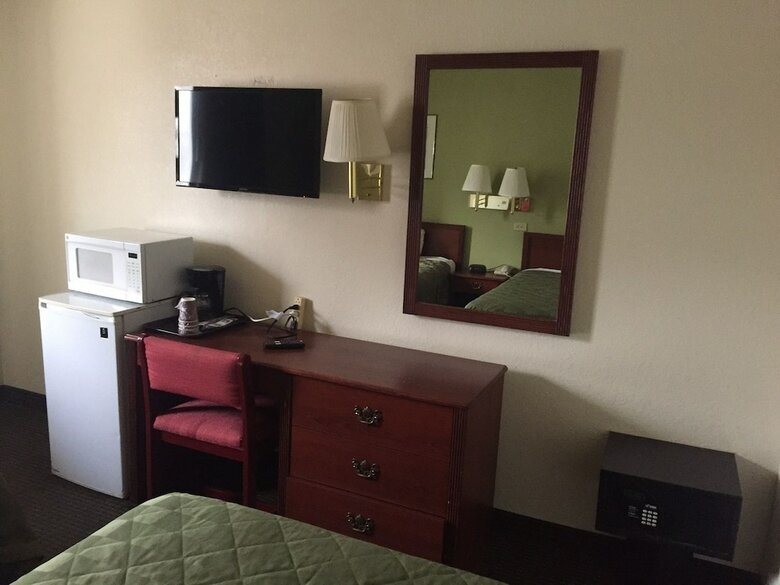 Hotel Farmington Inn