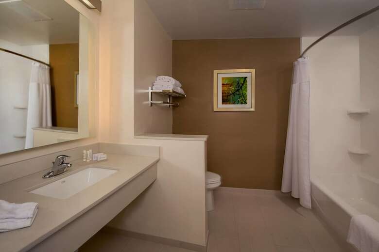 Hotel Fairfield Inn And Suites By Marriott Washington