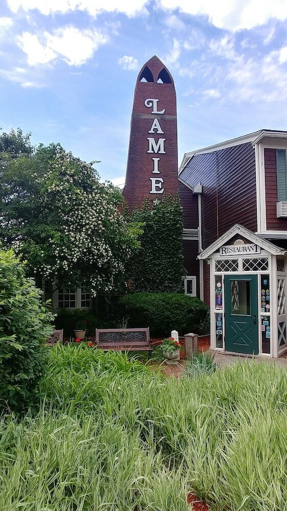 Posada Lamie's Inn And The Old Salt Restaurant