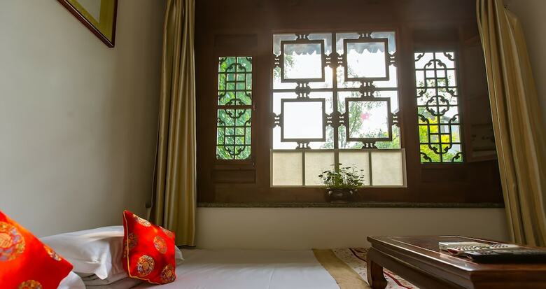 Hotel City Wall Old House.ji Residence