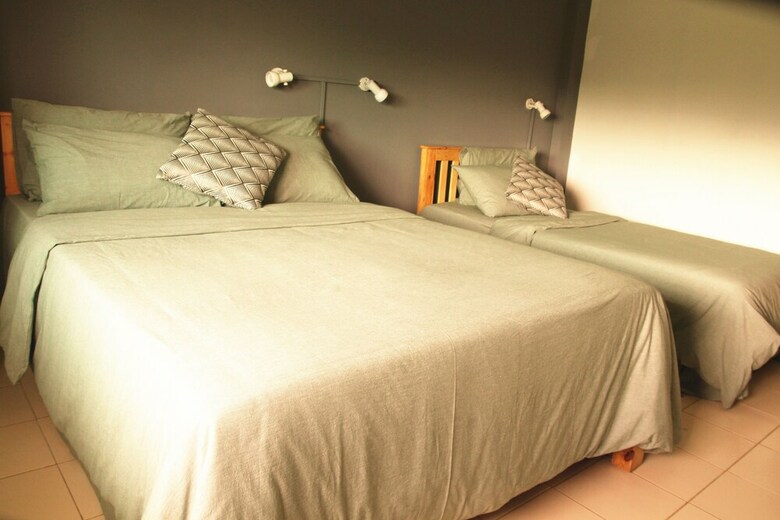 Hostal Rada Arak Hostel