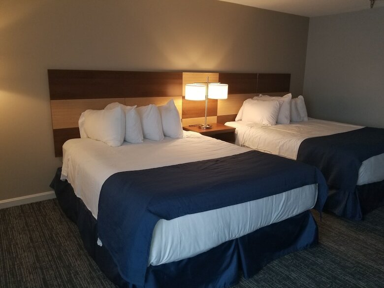 Hotel Hampton Village Inn