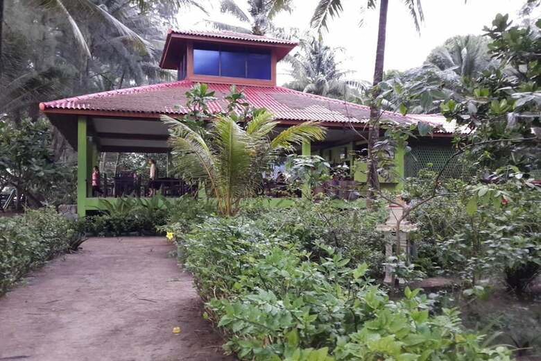 Hotel Phayam Coconut Beach Resort